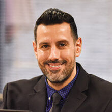 Sergio Tavares headshot
