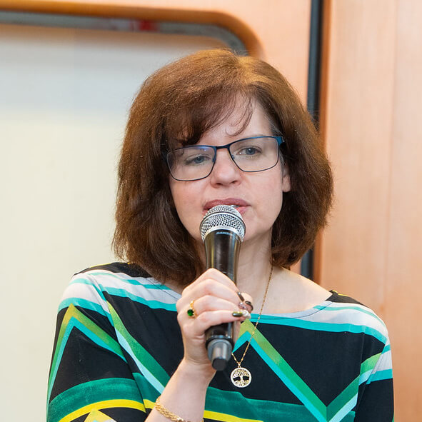 Headshot of Naomi Kraus